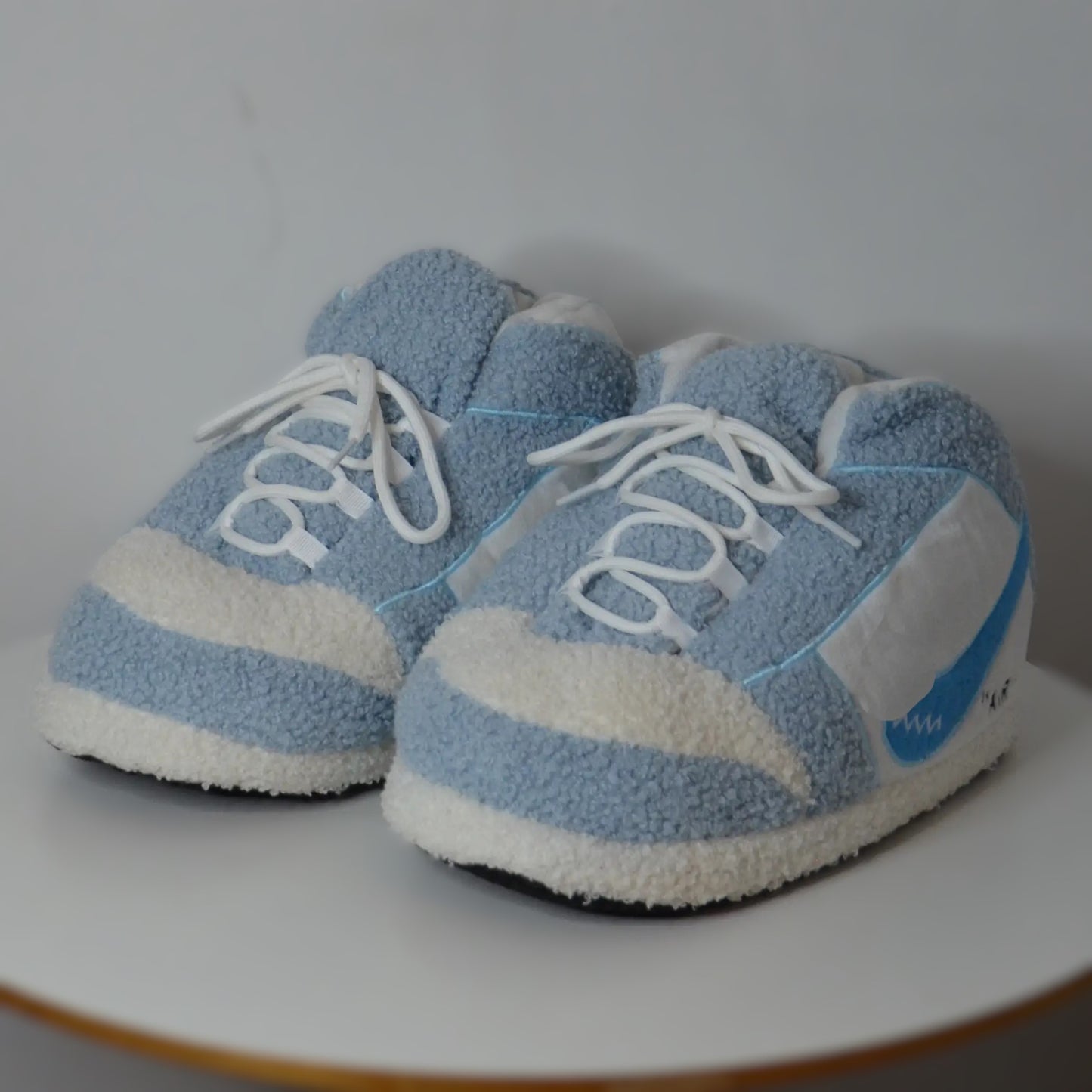 Modische Cloudy Hunks Blau Sneakers für sportliche und trendbewusste Outfits, Nike Hausschuhe