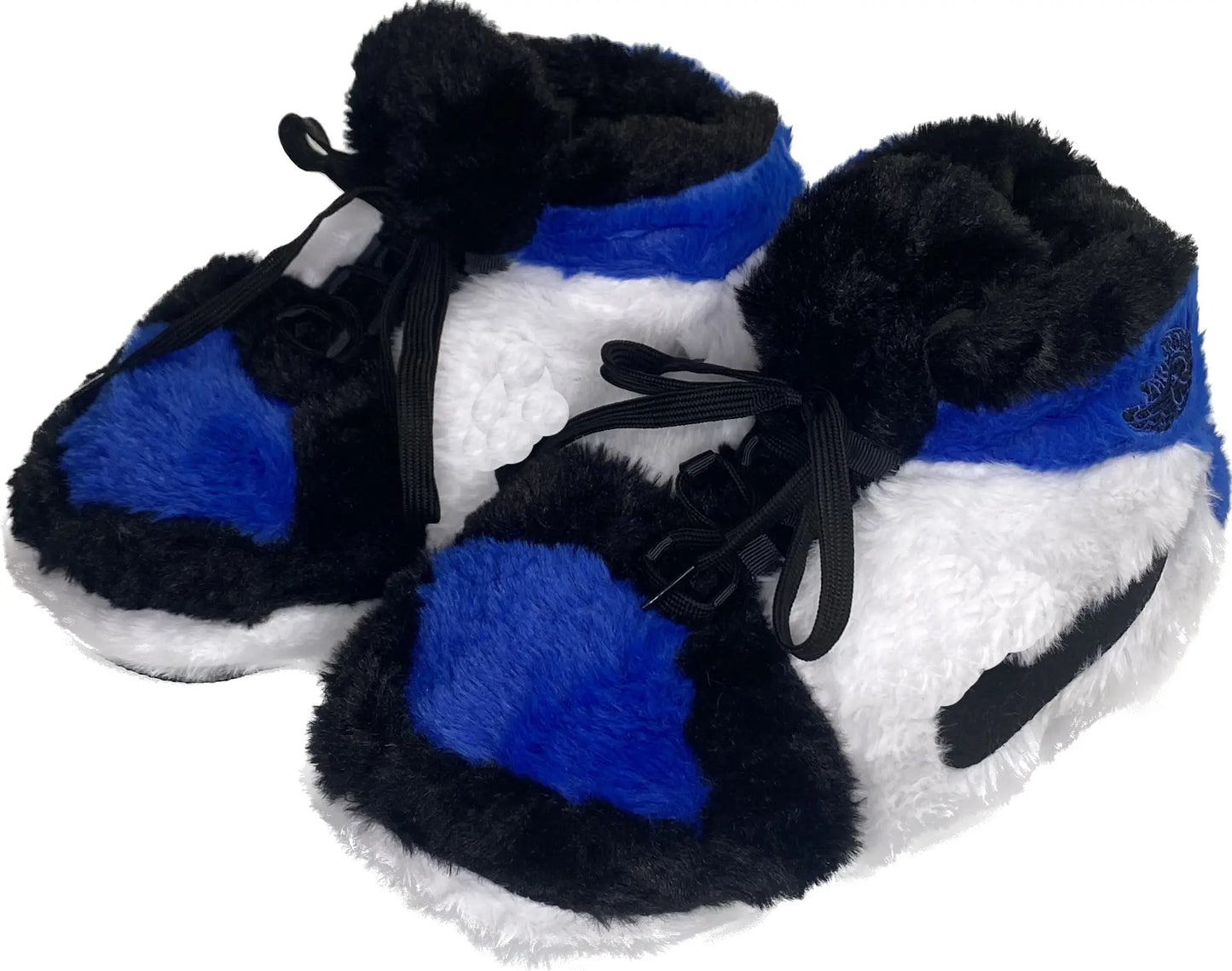 Sneaker Hausschuhe von Housekicks, flauschige Jordan Hausschuhe, Fluffy Jordans, Nike Hausschuhe, stylische Housekicks für drinnen, warme und gemütliche Hausschuhe für jede Altersklasse. Ähneln deinen dein Sneakern und halten deine Füße warm.