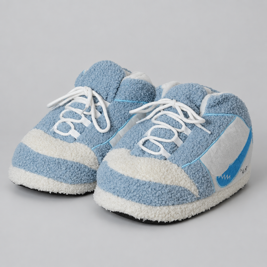 Cloudy Hunks Blau Sneaker Hausschuhe von Housekicks – Ansicht 1