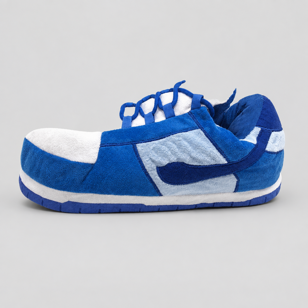 Hunks Low Blau/Weiß Sneaker Hausschuhe von Housekicks – Ansicht 1