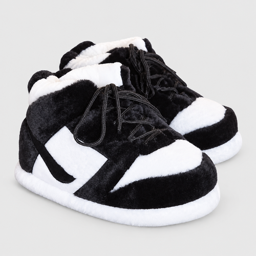 Panda Hunks Sneaker Hausschuhe von Housekicks in Schwarz-Weiß